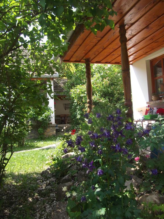 Tulipanos Vendeghaz Apartment Obanya Exterior photo